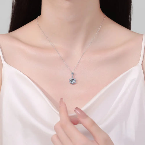Elegant Crystal Pendant Necklace